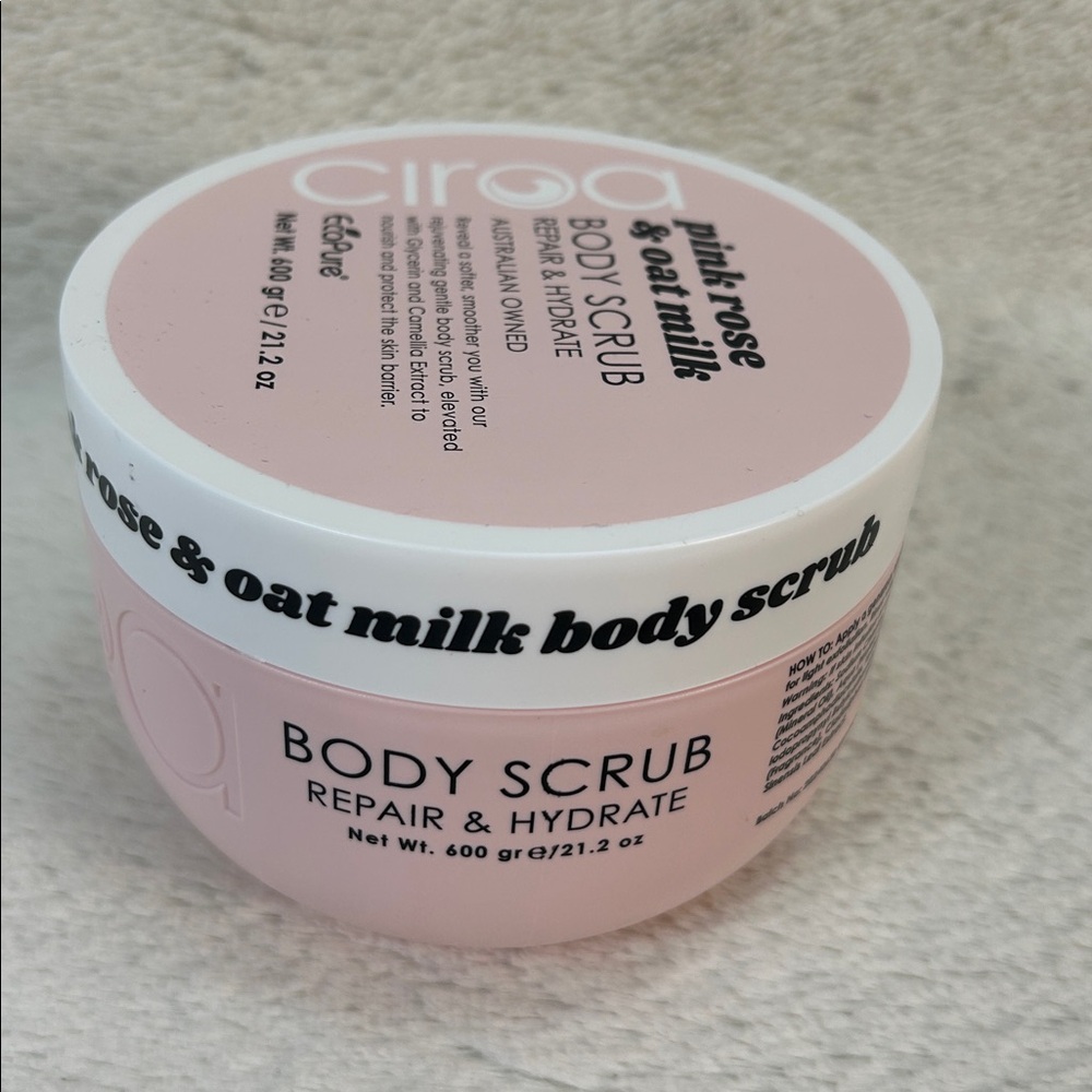 NWT Australian Ciroa /Pink Rose & Oat Milk Body Scrub